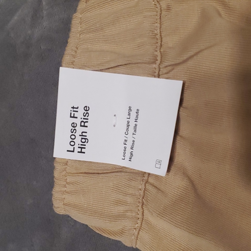 NWT Nike Loose Fit High Rise shorts XS - Picture 3 of 6